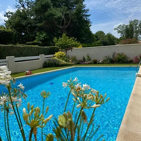 Homestay Maison Ruisseau L'eau Blanche *
